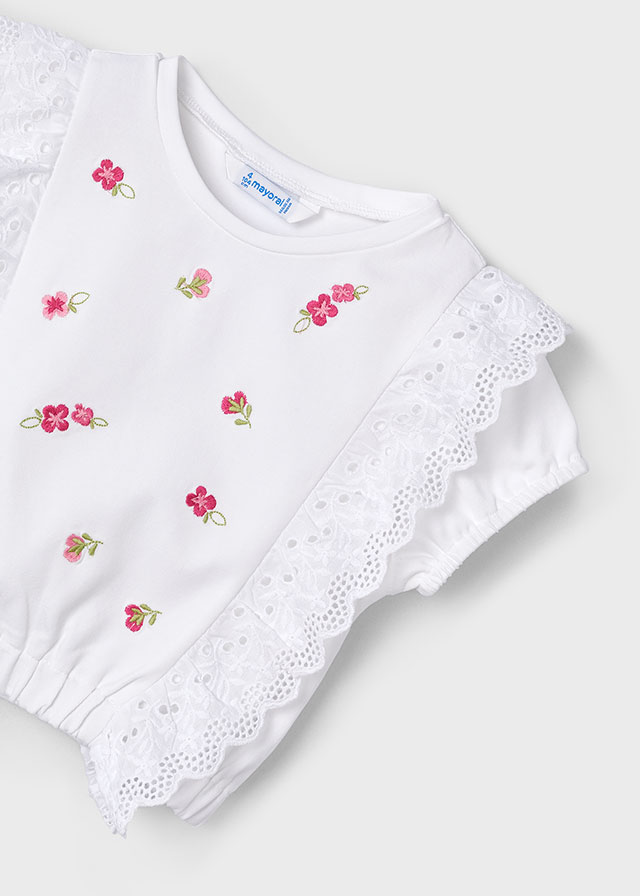 Dievčenské tričko s krátkym rukávom - MYRL - Embroidered ruffles top