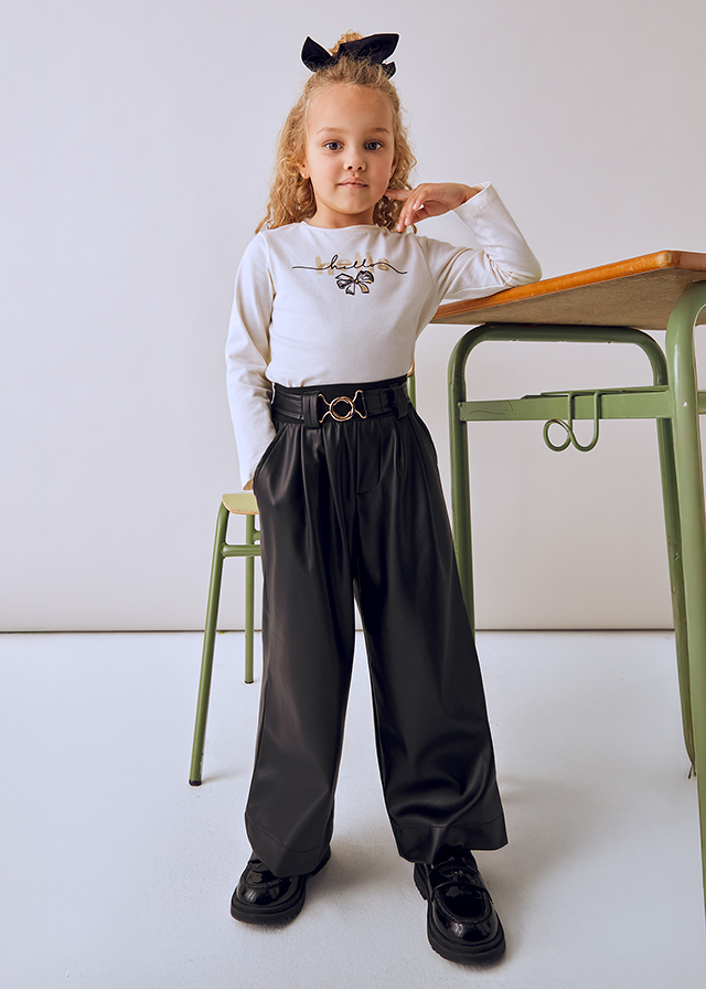 Dievčenské nohavice koženkové s opaskom - MYRL - leatherette trousers with belt
